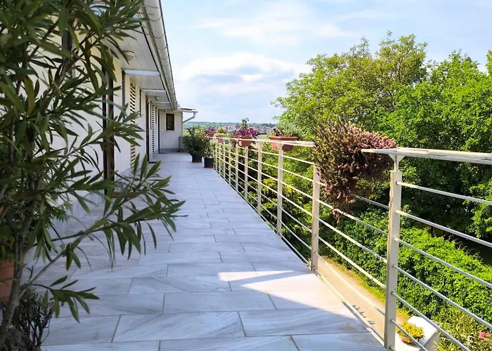 Silver House * Heviz